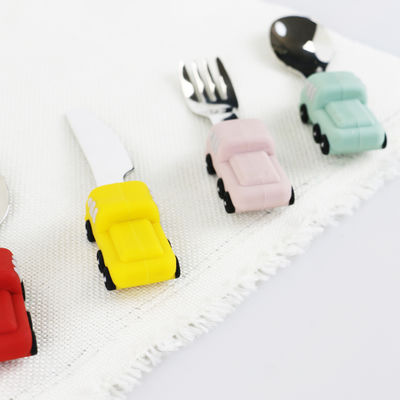 Cuchara de acero inoxidable del bebé del niño con la manija del silicón de la forma del coche