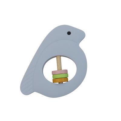 Traqueteo del bebé del silicón de la forma del pájaro con el material amistoso de Eco del multicolor