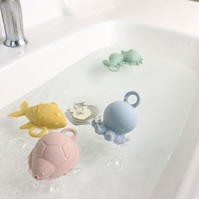 El baño animal del silicón de la forma juega el agua de rociadura para el regalo de los niños del niño