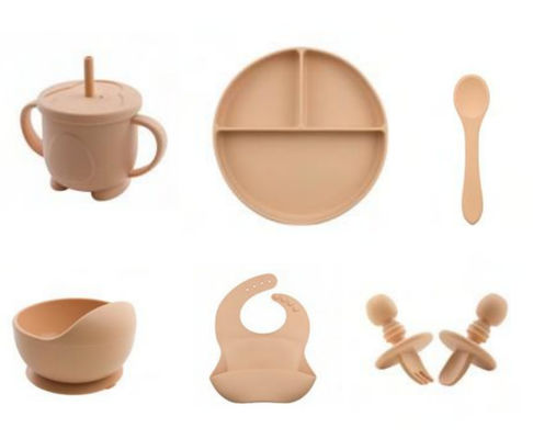 Conjunto de silicona no tóxico para alimentar al bebé Conjunto de soporte de maniquí de silicona Conjunto de bib y plato de silicona con logotipo personalizado