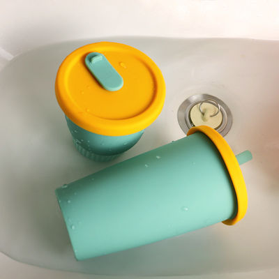 Taza portátil de los niños del silicón de la prueba caliente para el jugo 300ml 350ml de la leche del té