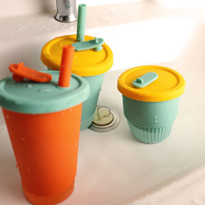 Taza portátil de los niños del silicón de la prueba caliente para el jugo 300ml 350ml de la leche del té