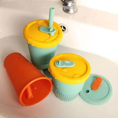 Taza portátil de los niños del silicón de la prueba caliente para el jugo 300ml 350ml de la leche del té