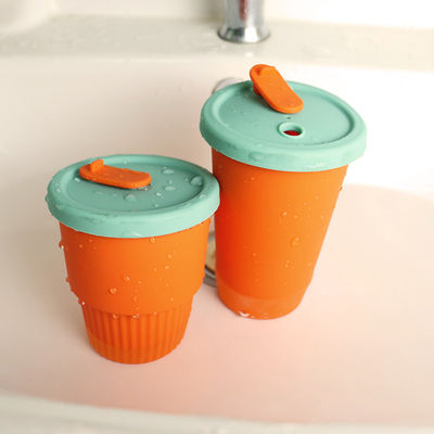 Taza portátil de los niños del silicón de la prueba caliente para el jugo 300ml 350ml de la leche del té