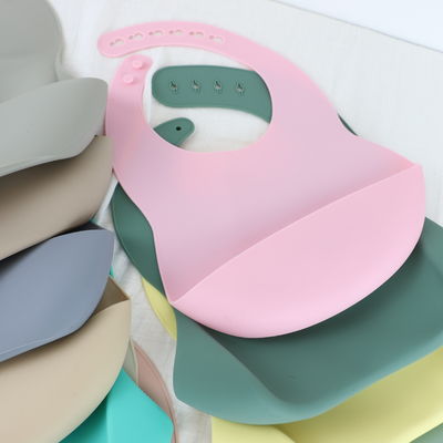 Artículo personalizado del babero del bebé del silicón para la alimentación del bebé