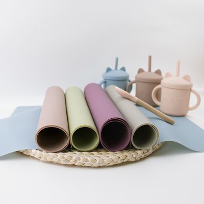 Estera de lugar libre del silicón de los niños del resbalón de BPA no colorida con la estera modificada para requisitos particulares del escritorio de la estera de tabla del logotipo
