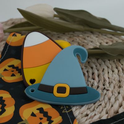 Bebé Teether del silicón del sombrero de las brujas de Halloween colorido para el dolor el echar los dientes que calma
