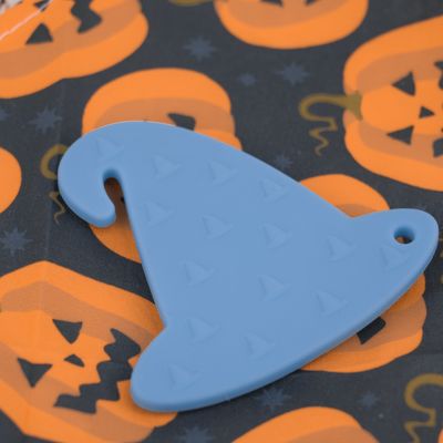 Bebé Teether del silicón del sombrero de las brujas de Halloween colorido para el dolor el echar los dientes que calma