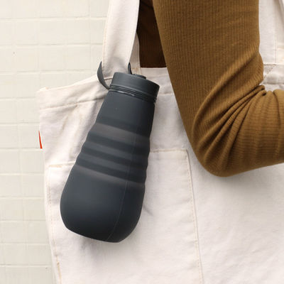 Botella de consumición BPA del silicón plegable hermético libre para acampar del viaje