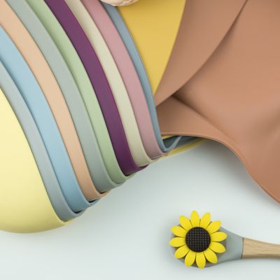 Babero personalizado suave libre del silicón de BPA, baberos impermeables del colector de la comida del silicón