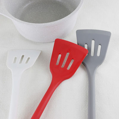 Gray White Colors Silicone Kitchenware rojo fijó la prueba caliente de la espátula con el color de Panton