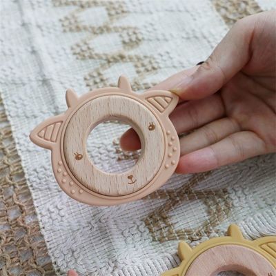 Dientes de bebé de silicona multifunción con anillo de madera de dientes adjustables con patrón animal