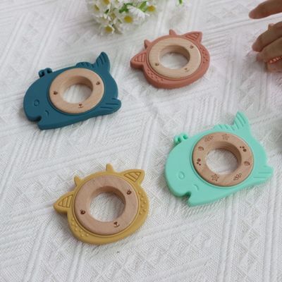 Calmar las encías dolorosas Silicona Baby Teether Dientes jugando suave oveja ballena