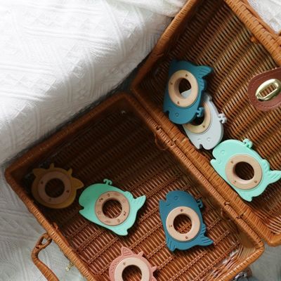 Dientes de bebé de silicona sin BPA con anillo de madera para bebés