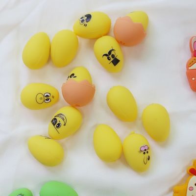 Perlas de silicona para dientes suaves seguras duraderas de Pascua Perlas de huevo de silicona con agujero para hacer plumas