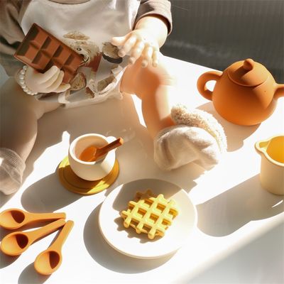 Estándar de seguridad CE juguetes de silicona para bebés con juguete de silicona con tetera