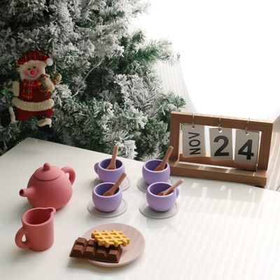 Últimos juguetes para niños BPA Grado gratuito de alimentos 17pcs Set de taza de silicona cuchara de la costa postre tetera juego kit