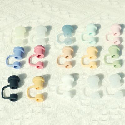 Toppers de paja de silicona hechos a medida para tumblers Sombreros de tapa de paja de silicona sin PVC sin BPA