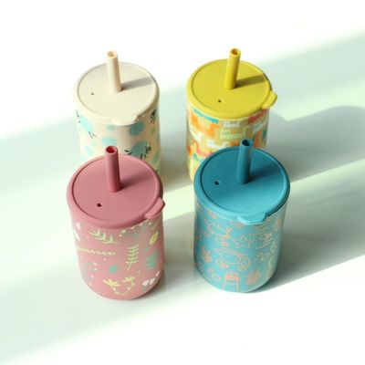 Taza de beber de silicona con paja para el entrenamiento del bebé libre de BPA de grado alimenticio Taza de silicona impresa