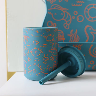 Taza de beber de silicona con paja para el entrenamiento del bebé libre de BPA de grado alimenticio Taza de silicona impresa