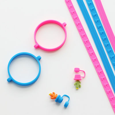 Eslingas personalizadas de silicona de cordón de mango para tumbler personalizadas antiderrapante etiqueta de taza Sippy botella de agua llevar accesorios de barra de correa