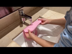 Babero personalizado suave libre del silicón de BPA, baberos impermeables del colector de la comida del silicón