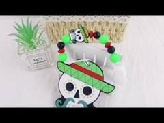 Bebé Teether del silicón del sombrero de las brujas de Halloween colorido para el dolor el echar los dientes que calma